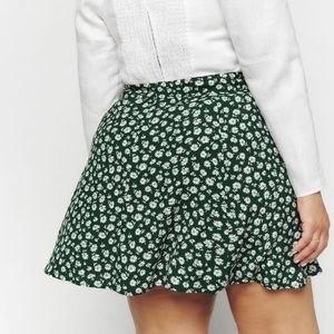 Reformation Flounce mini skirt Size 8 in Midori green floral print